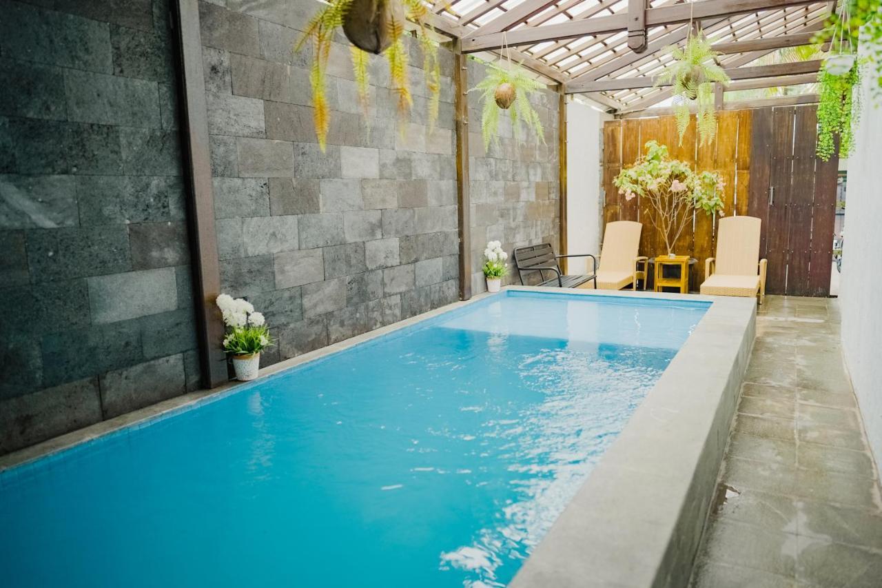 Ostic House Hostel Yogyakarta Exterior photo